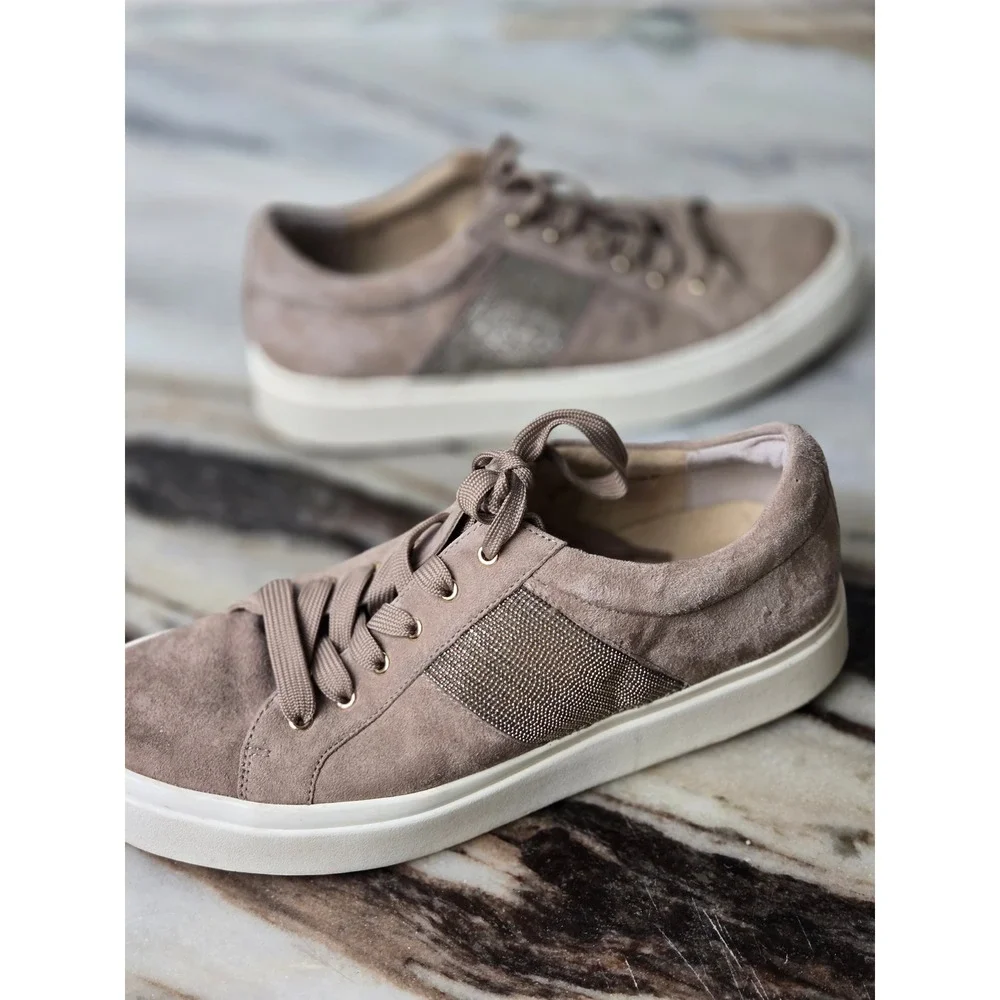Vaneli Sport Taupe Suede Low Top Sneakers Shimmer Side Panel Womens 8M Platform